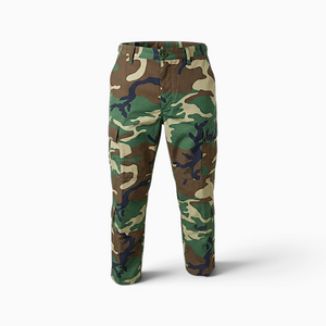 Pantalón táctico militar camuflado selva antirasgo ripstop para escoltas de la UNP y fuerzas especiales en Colombia.